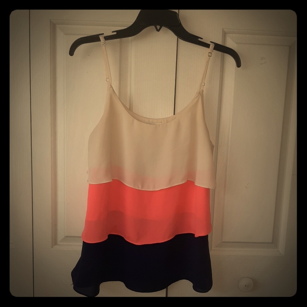 Sleeveless layer top